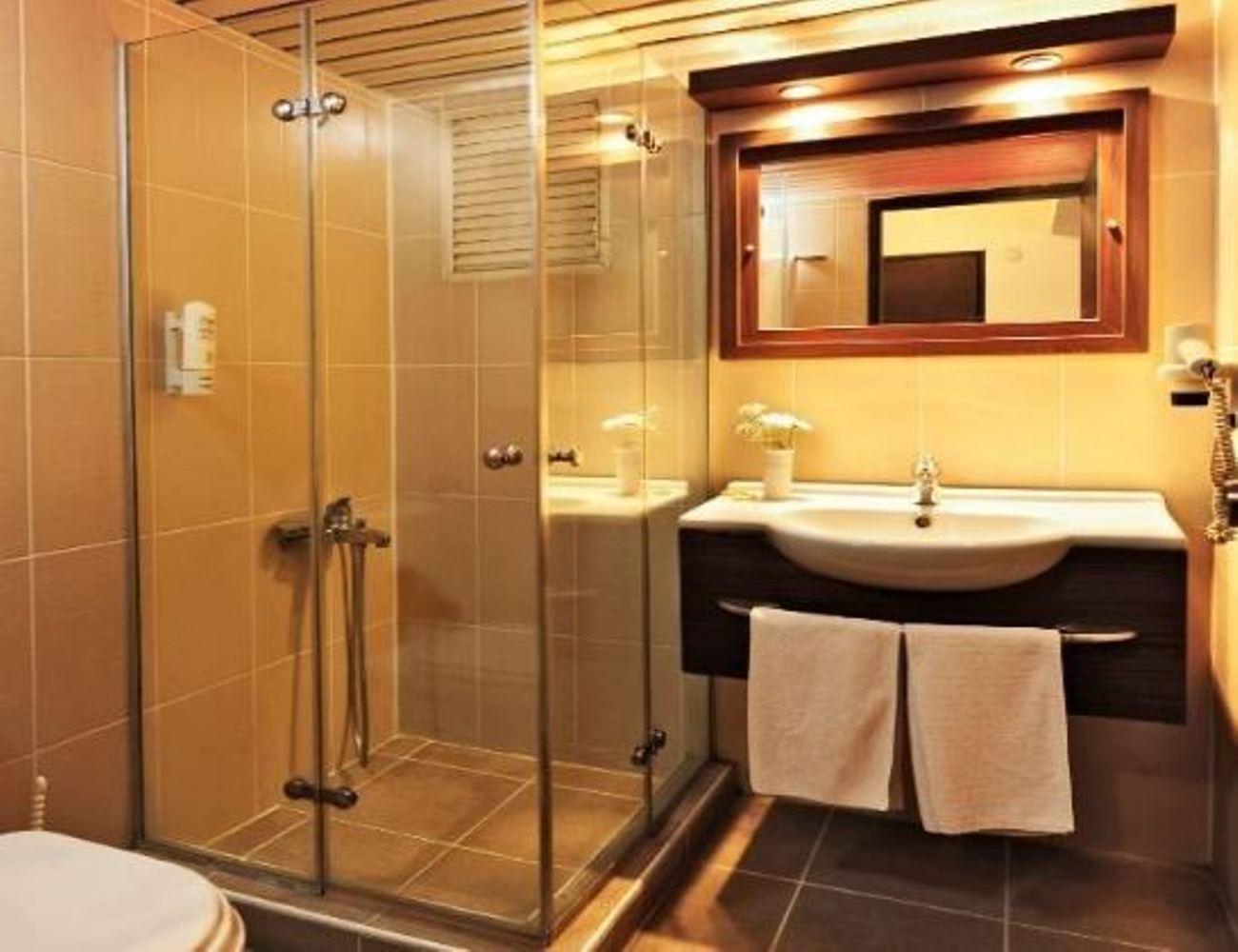 Uestuen Hotel Alsancak Σμύρνη Εξωτερικό φωτογραφία