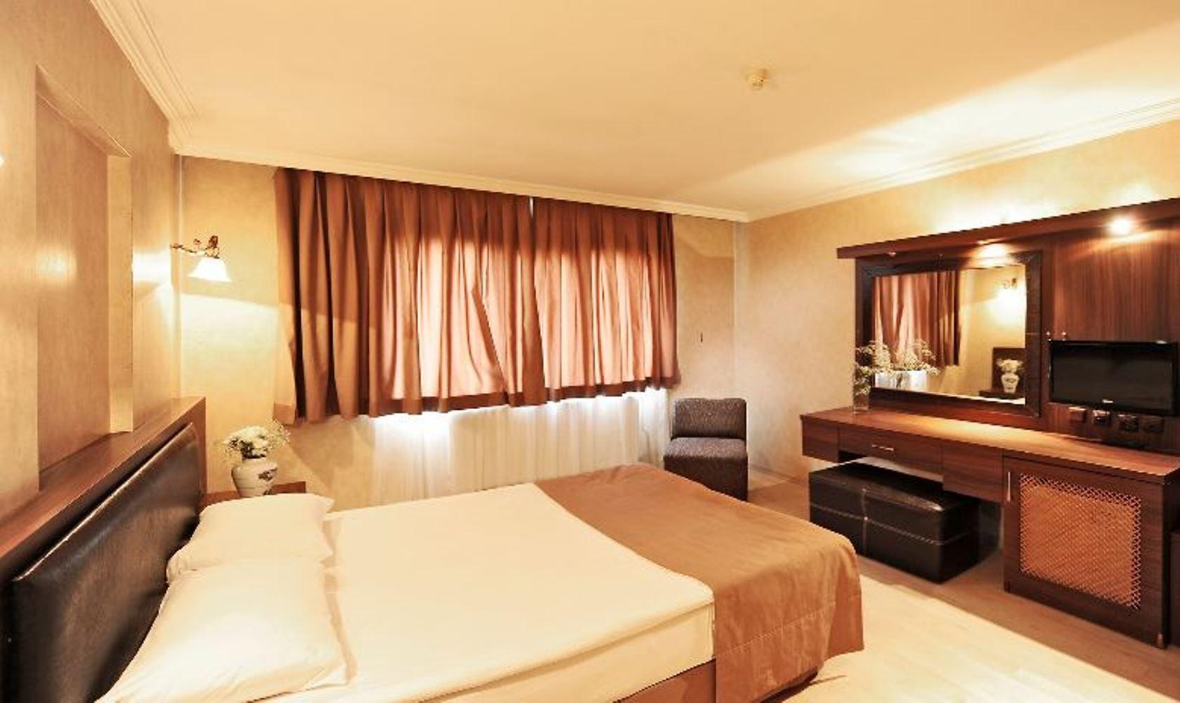 Uestuen Hotel Alsancak Σμύρνη Εξωτερικό φωτογραφία