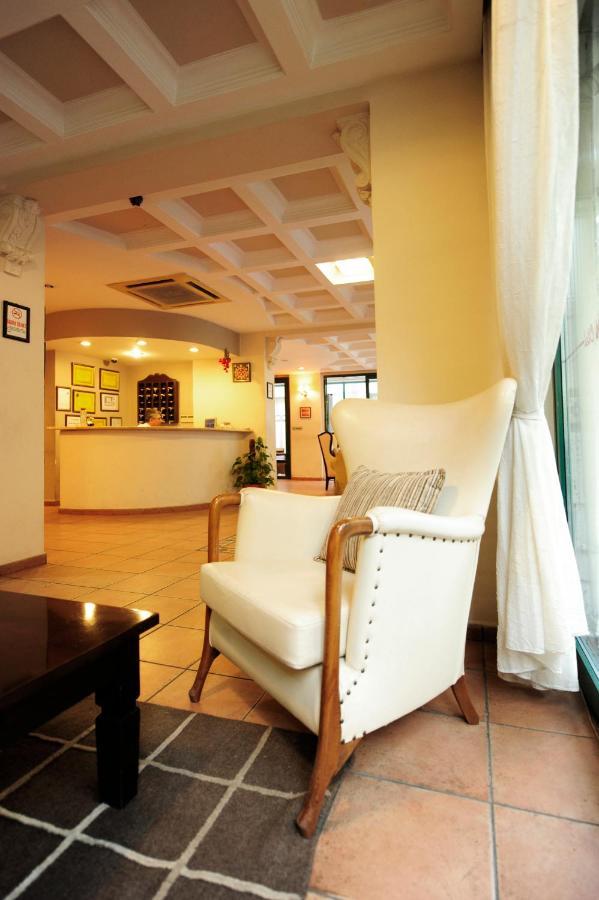 Uestuen Hotel Alsancak Σμύρνη Εξωτερικό φωτογραφία
