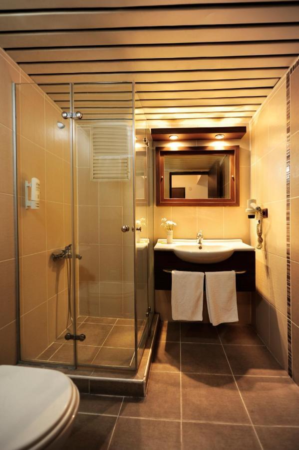 Uestuen Hotel Alsancak Σμύρνη Εξωτερικό φωτογραφία