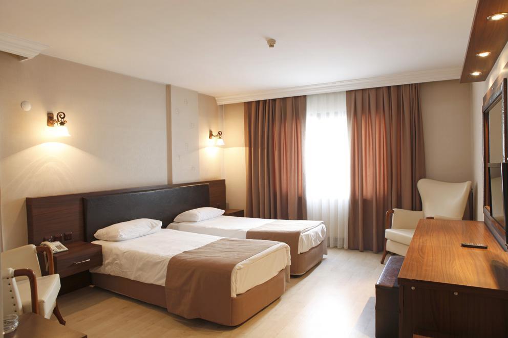 Uestuen Hotel Alsancak Σμύρνη Εξωτερικό φωτογραφία