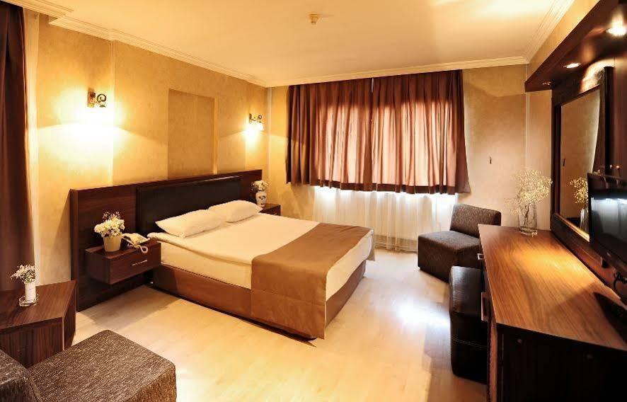 Uestuen Hotel Alsancak Σμύρνη Εξωτερικό φωτογραφία